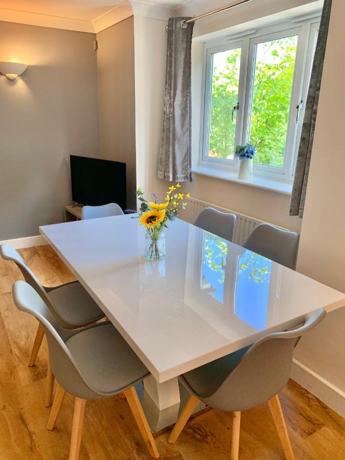 An Entire 2Beds, 2Bathrooms, Free Wifi, Free Parking, Risinghurst, Oxford Kültér fotó